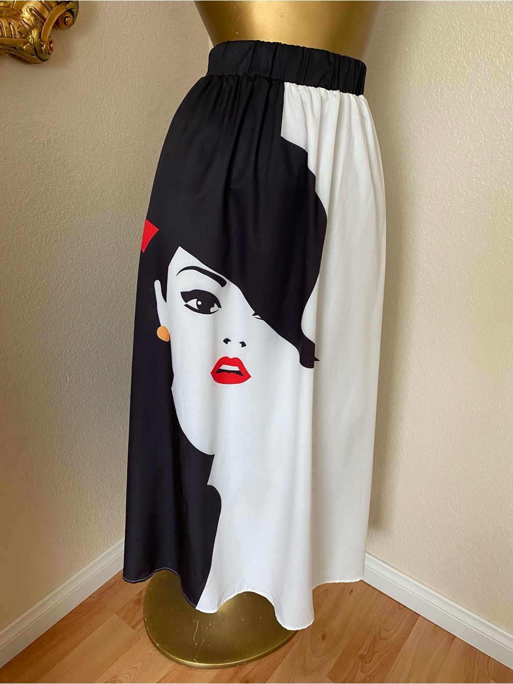 Lady Face Print Maxi Skirt - Picture 2 of 7